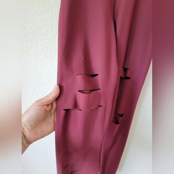 Alo Yoga Warrior Ripped Distressed Red ActiveWorkout Leggings Small - Picture 4 of 11